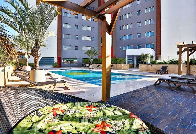 ホテル Wyndham Golden Foz Suites