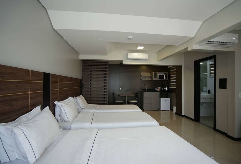 ホテル Wyndham Golden Foz Suites