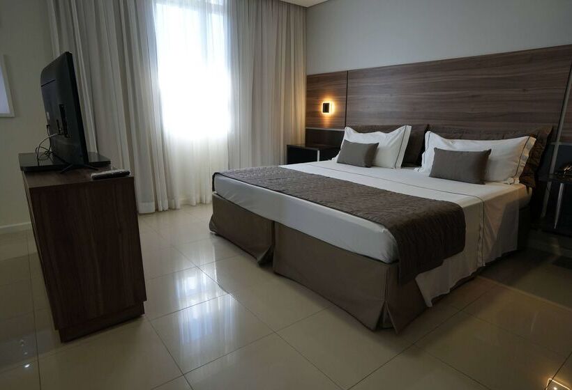 ホテル Wyndham Golden Foz Suites