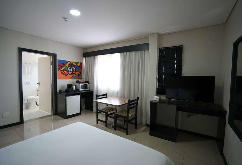 ホテル Wyndham Golden Foz Suites