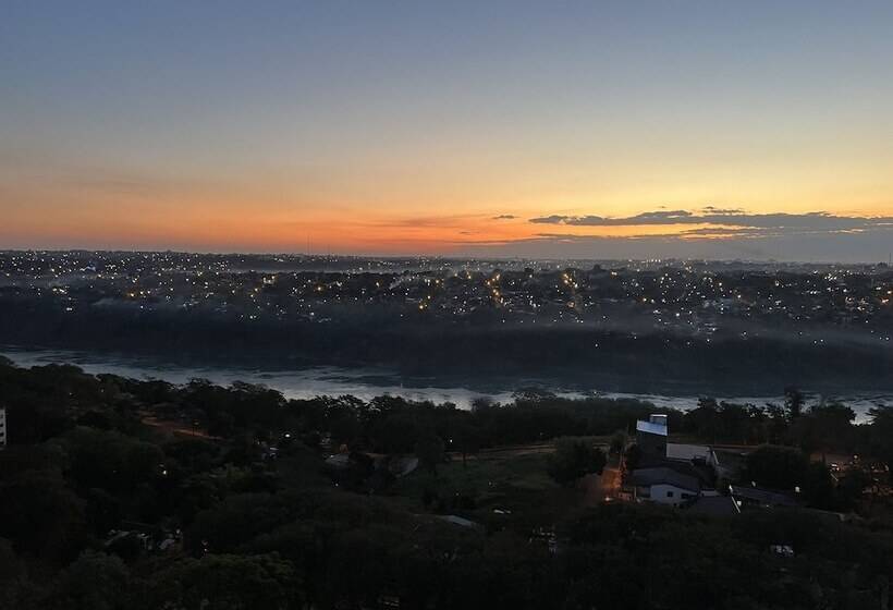 ホテル Wyndham Golden Foz Suites