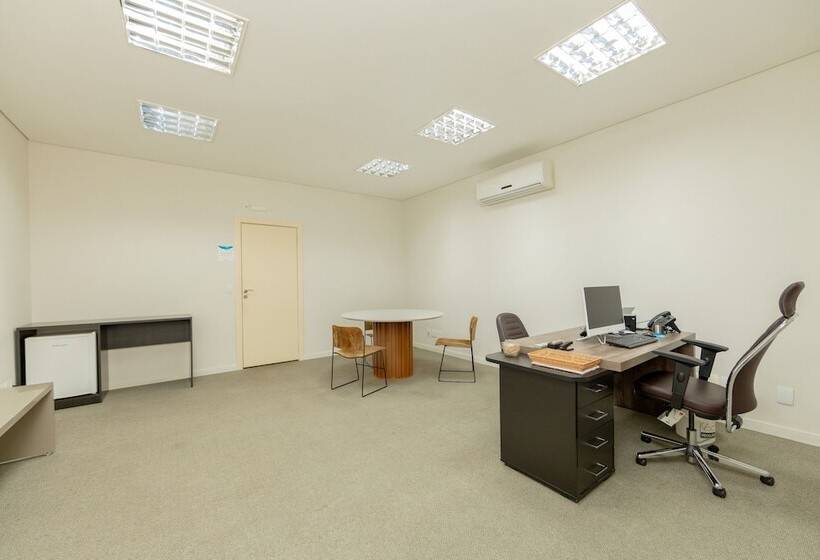 ホテル Wyndham Golden Foz Suites