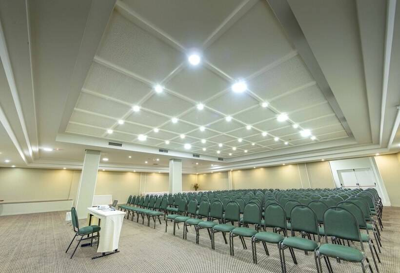 ホテル Wyndham Golden Foz Suites