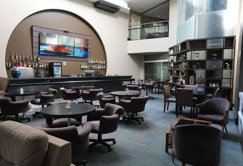 ホテル Wyndham Golden Foz Suites