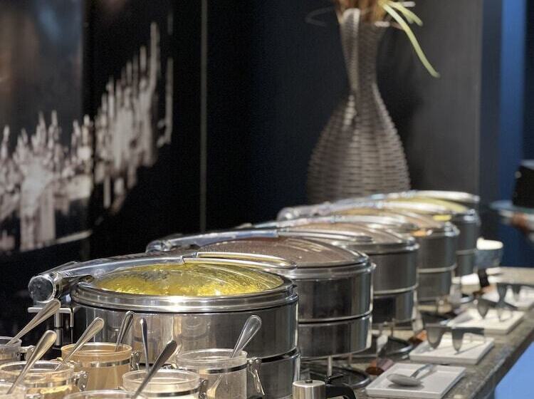 ホテル Wyndham Golden Foz Suites