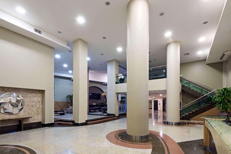 ホテル Wyndham Golden Foz Suites