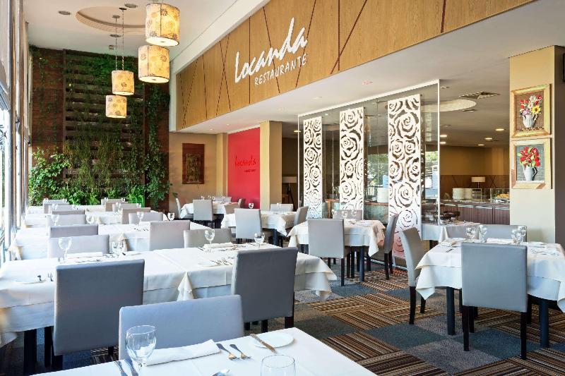 ホテル Wyndham Golden Foz Suites