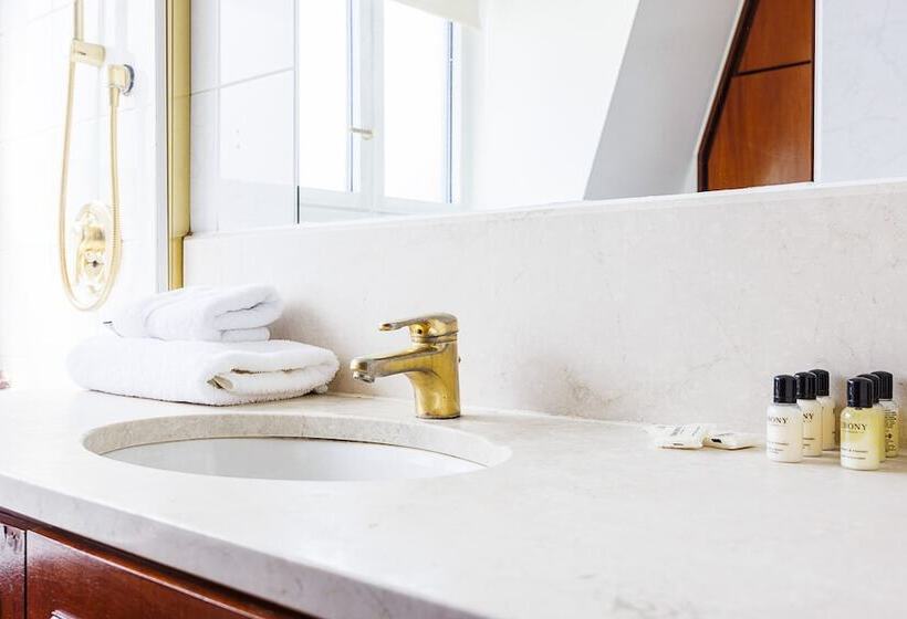 Carlton Court Mayfair