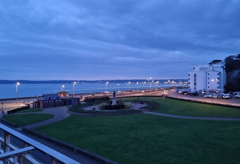 Grand Jersey Hotel And Spa