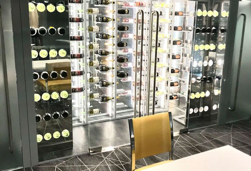 Best Western Premier Heronston Hotel & Spa