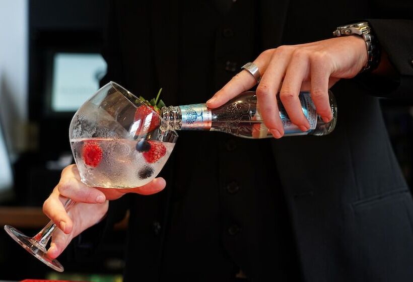 בית מלון כפרי Bourne Hall Country