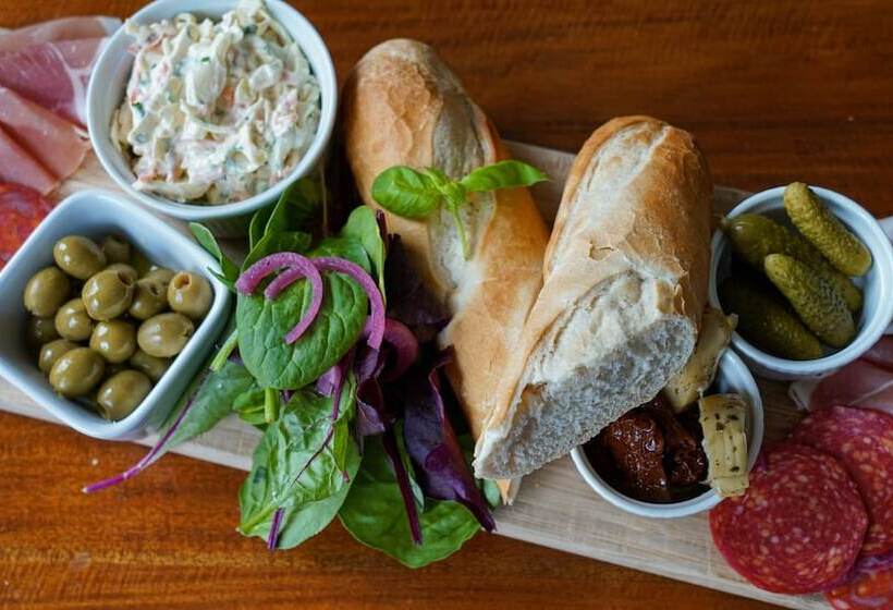 בית מלון כפרי Bourne Hall Country