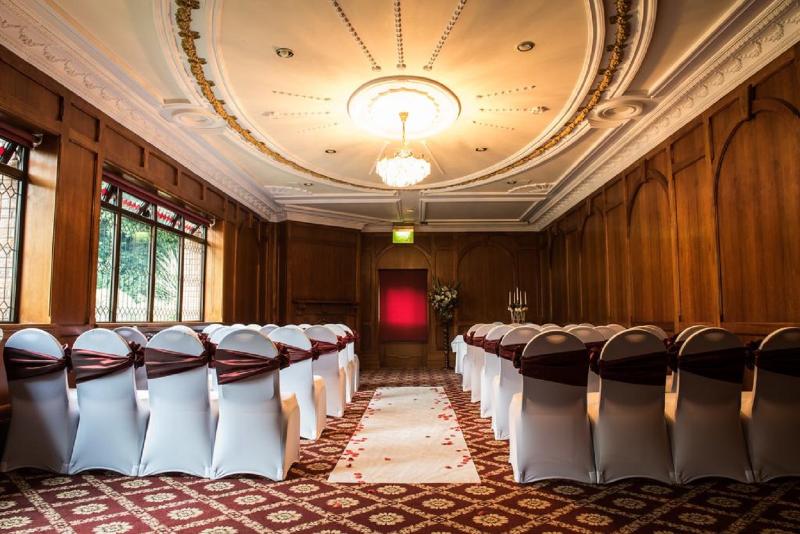 Отель Bredbury Hall