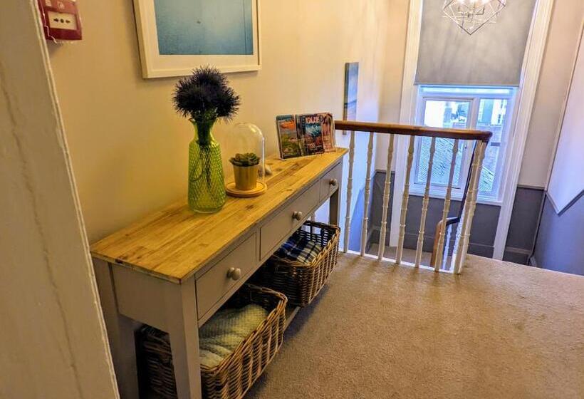 Отель Innit Marina