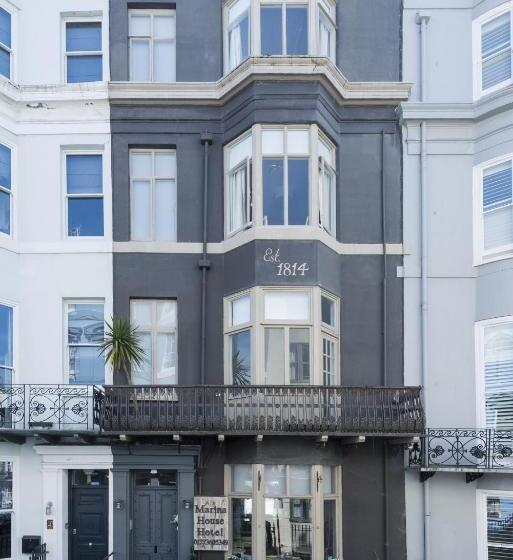 Отель Innit Marina