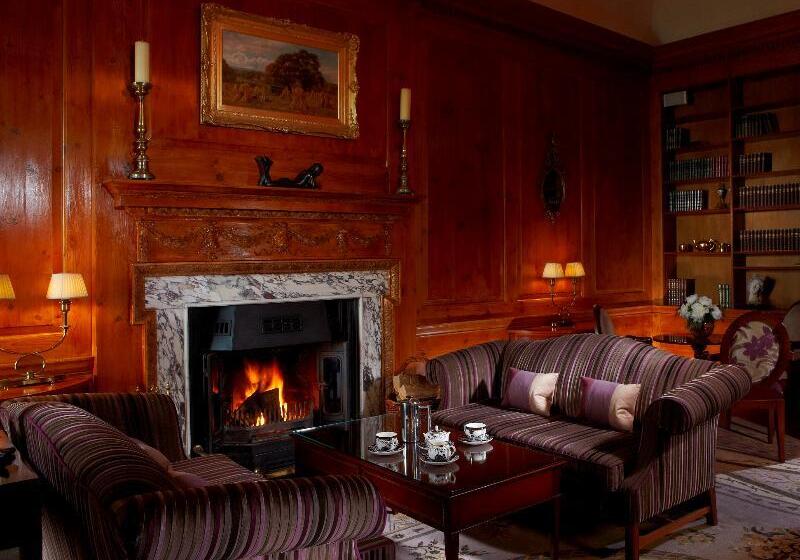 Отель Brockencote Hall