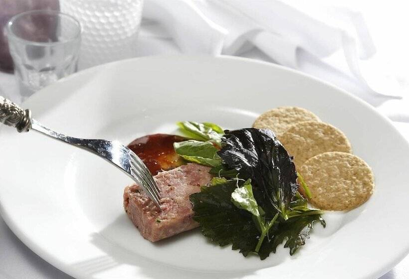 Buchanan Arms Hotel & Leisure, Sure Hotel Collection