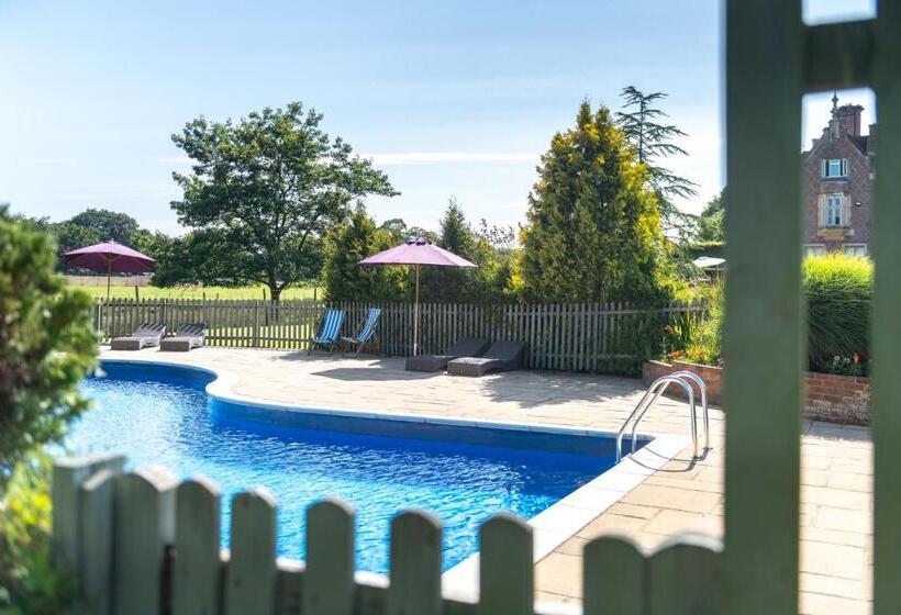 בית מלון כפרי Burley Manor