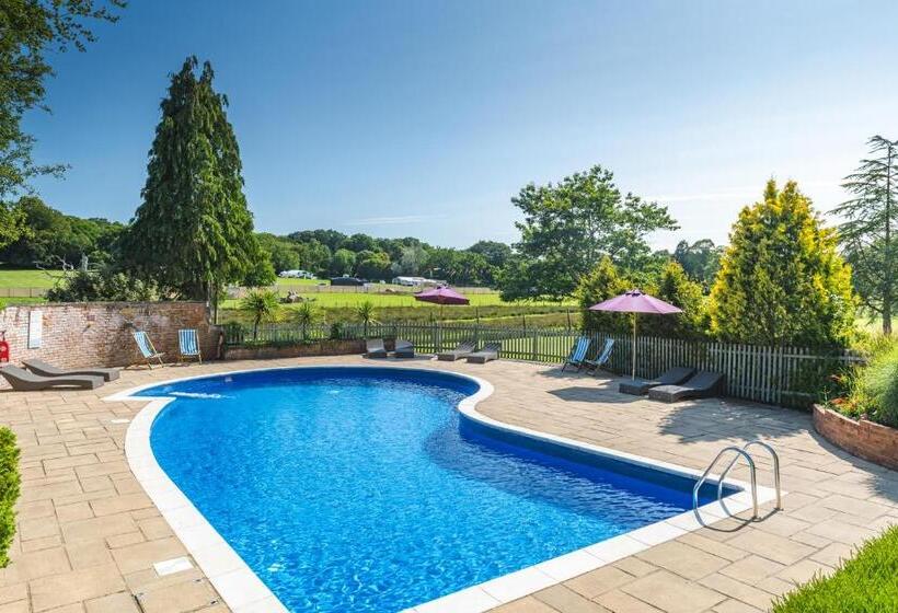 בית מלון כפרי Burley Manor