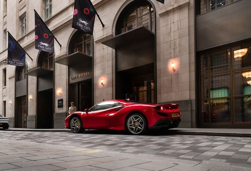 Отель Cafe Royal