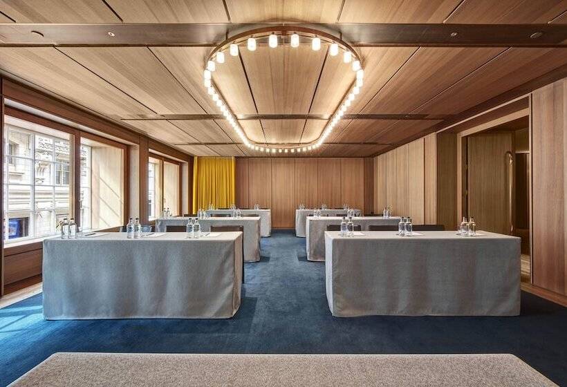 Отель Cafe Royal