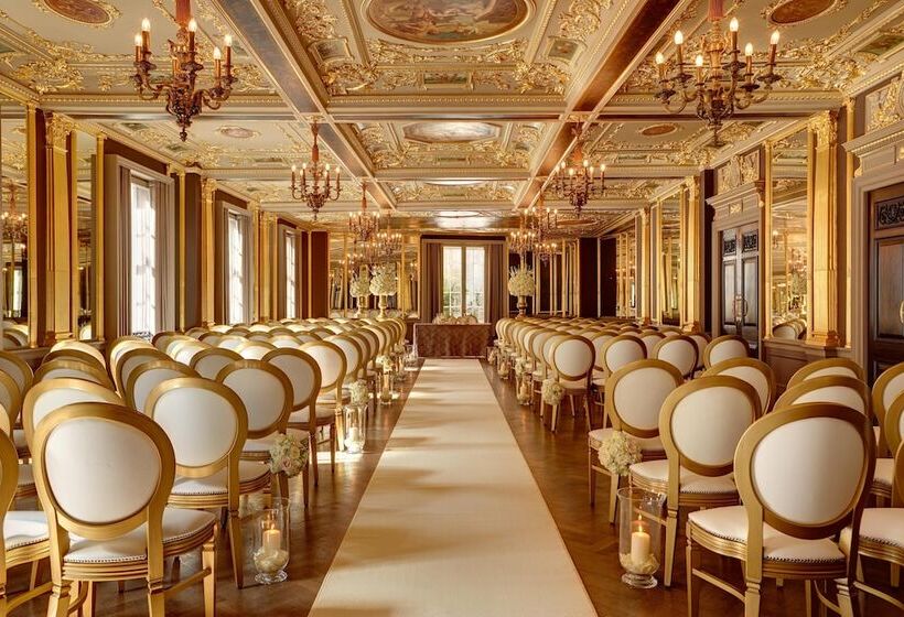 Отель Cafe Royal