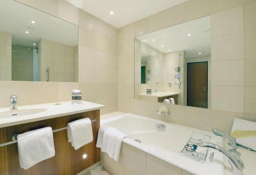 فندق Canary Riverside Plaza