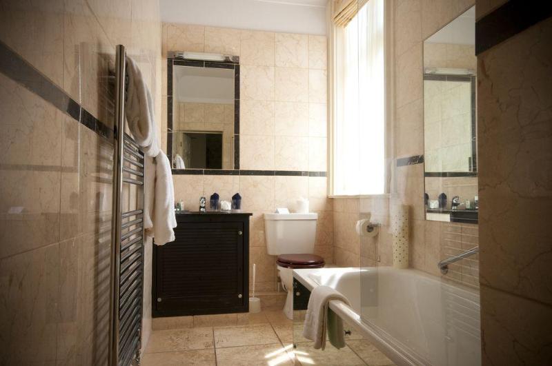 Careys Manor Hotel & Senspa