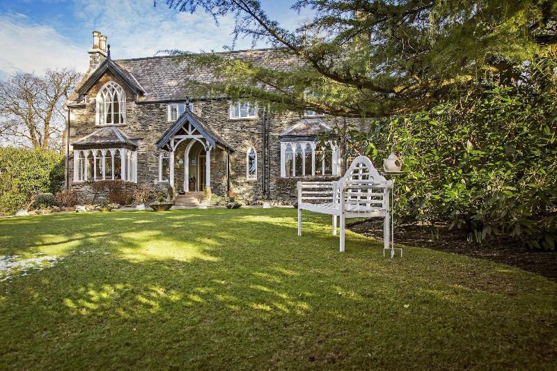 ホテル Cedar Manor