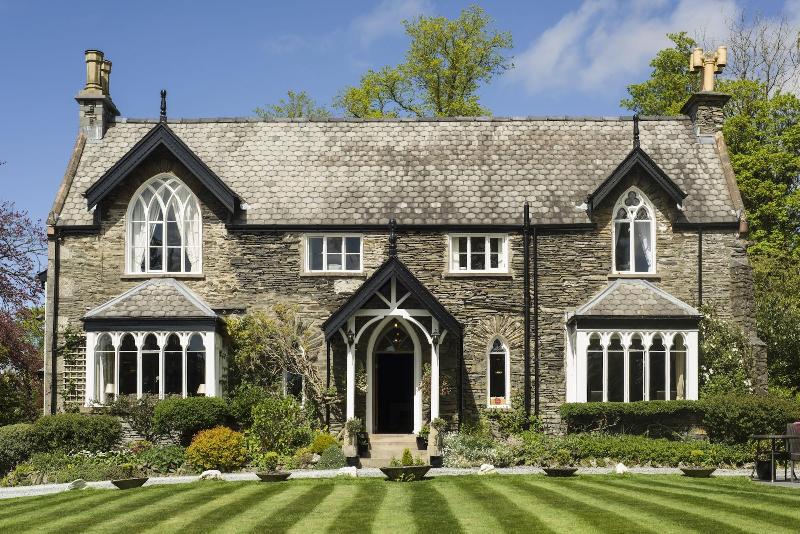 ホテル Cedar Manor