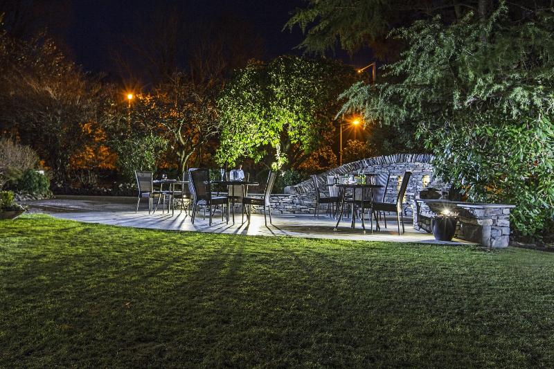 ホテル Cedar Manor