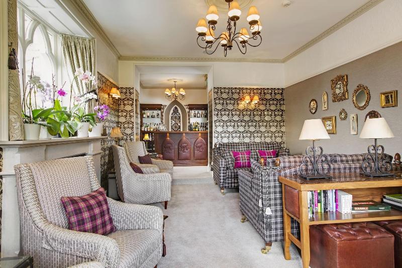 ホテル Cedar Manor