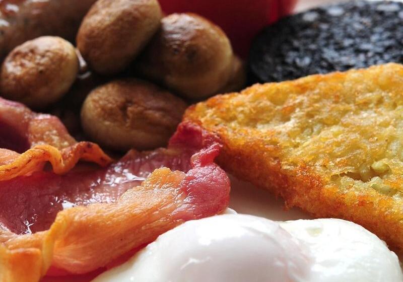 ホテル Cedar Manor