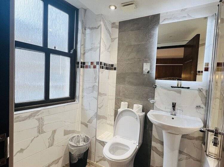 Cheshire Hotel Central London