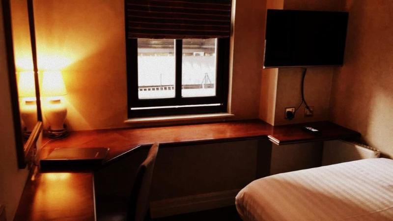 Cheshire Hotel Central London