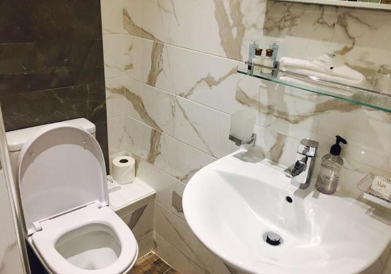 Cheshire Hotel Central London