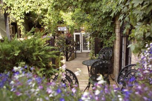 호텔 Crown & Cushion