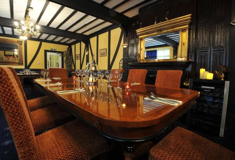 호텔 Crown & Cushion