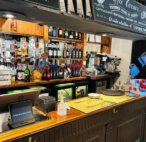 호텔 Crown & Cushion