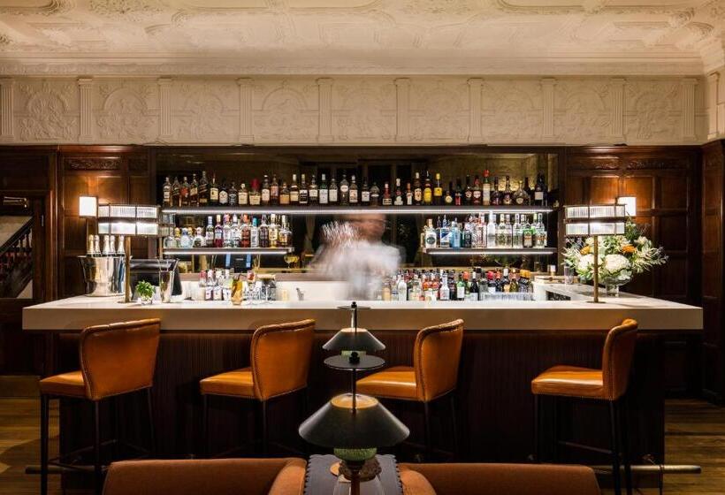 Eastwell Manor, Champneys Hotel & Spa