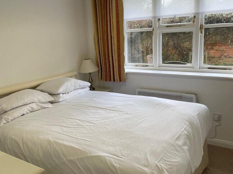 Canterbury Hotel Cottages And Apartment S