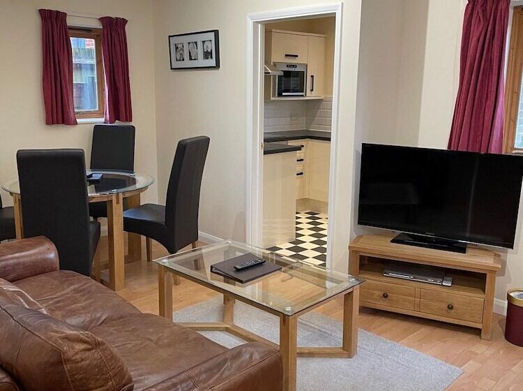 Canterbury Hotel Cottages And Apartment S