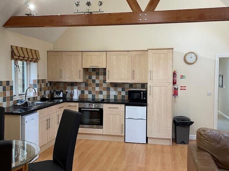 Canterbury Hotel Cottages And Apartment S