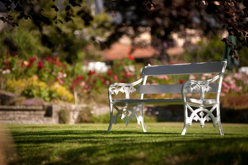 فندق Ednam House