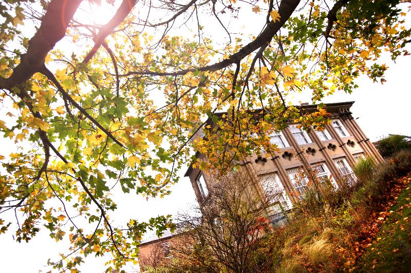 فندق Ednam House