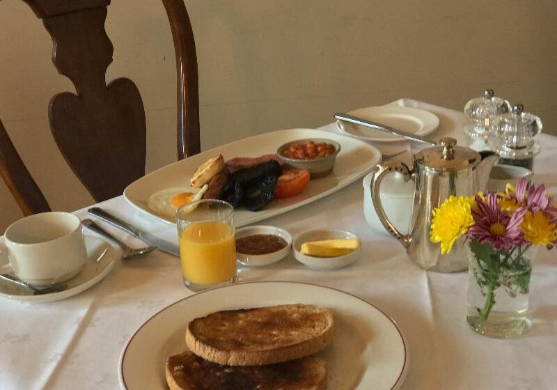 فندق Ednam House