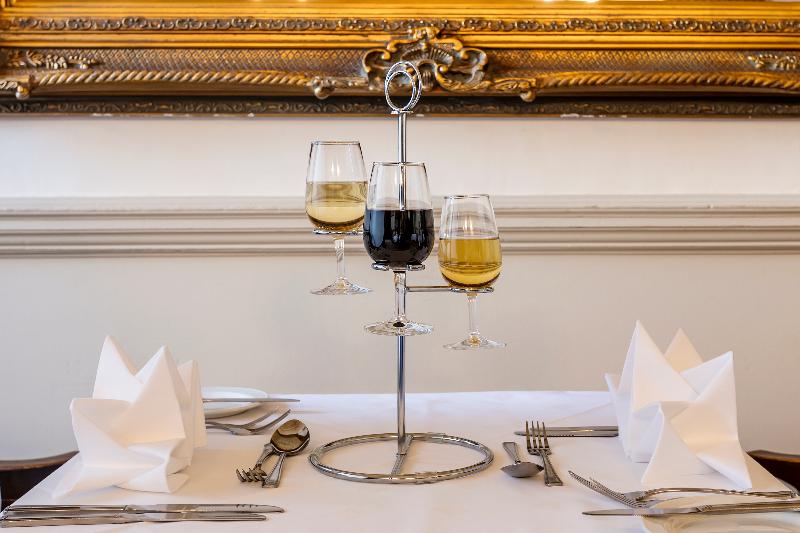 فندق Ednam House