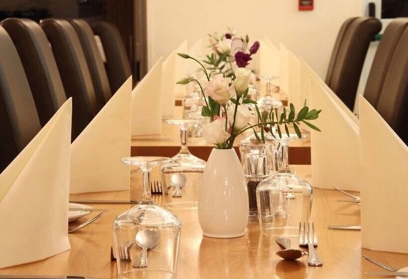 فندق Exeter Court