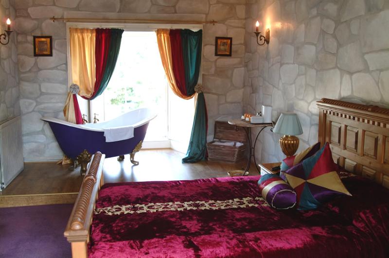 Отель Fernie Castle