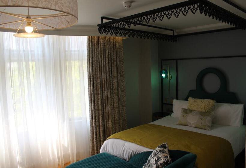 בית מלון כפרי The Gardens